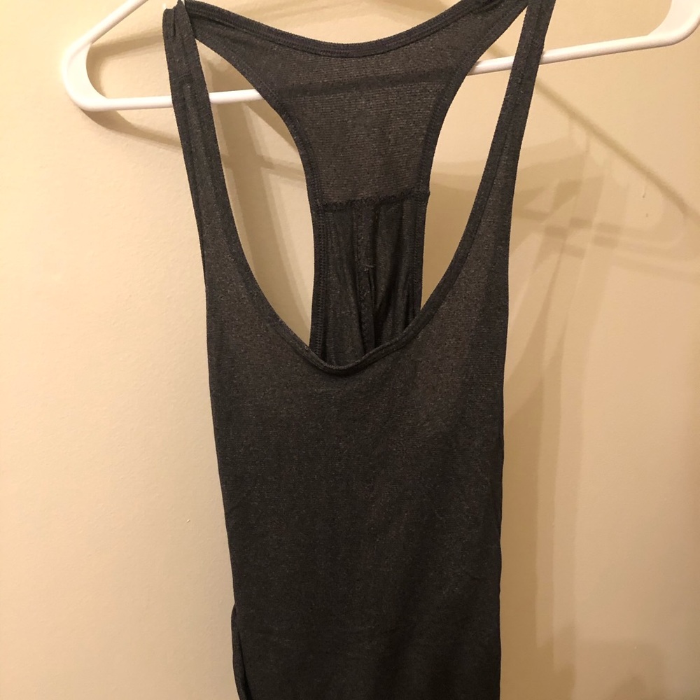 Lululemon grey tank